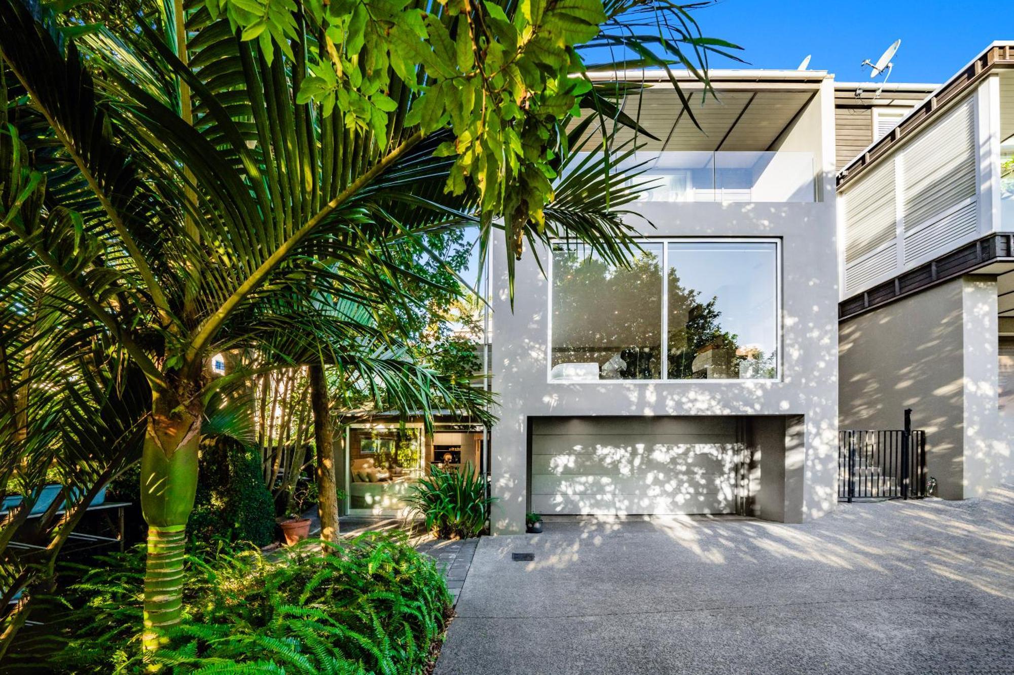 Villa Luxury Nestled In Nature