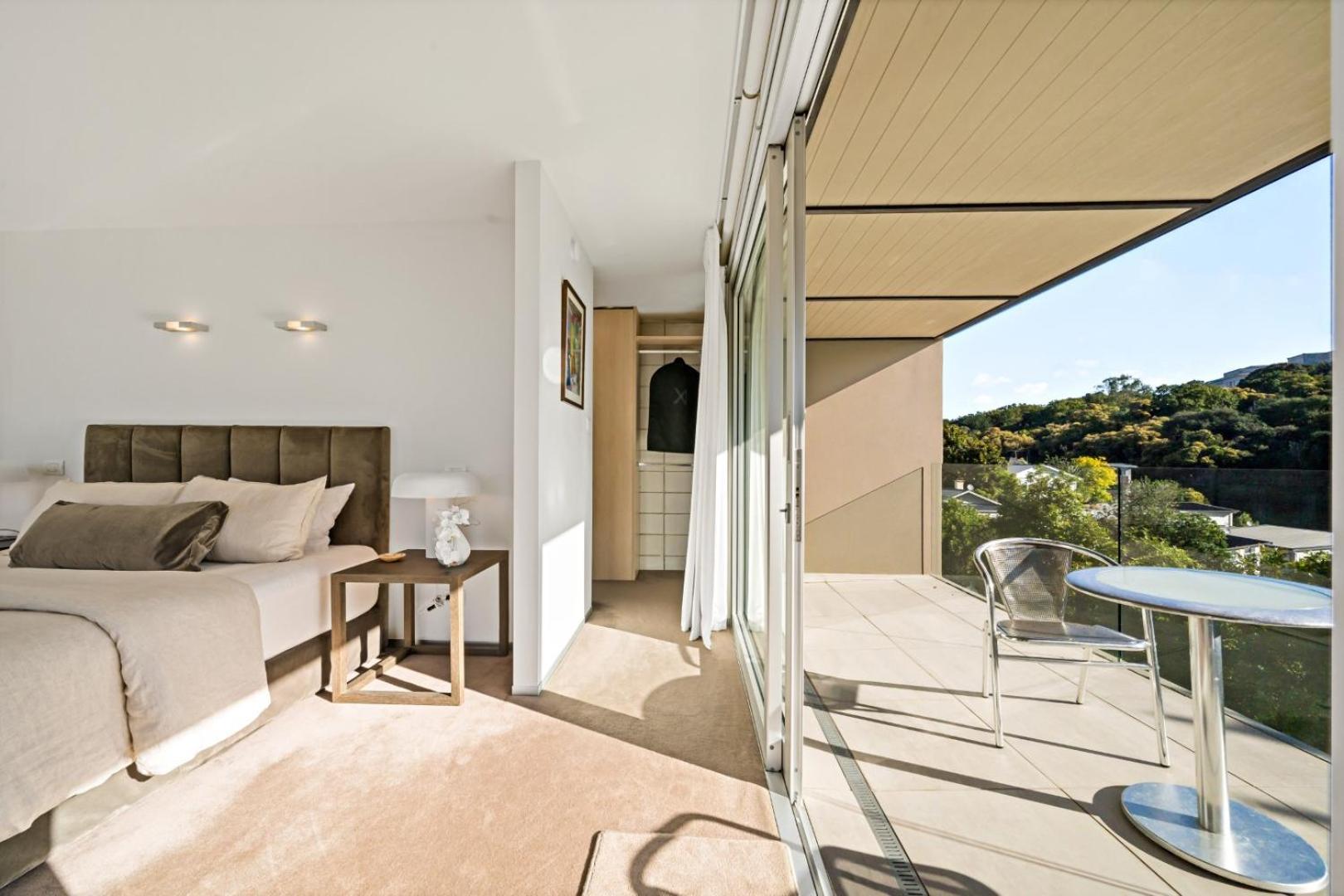 Luxury Nestled In Nature Auckland