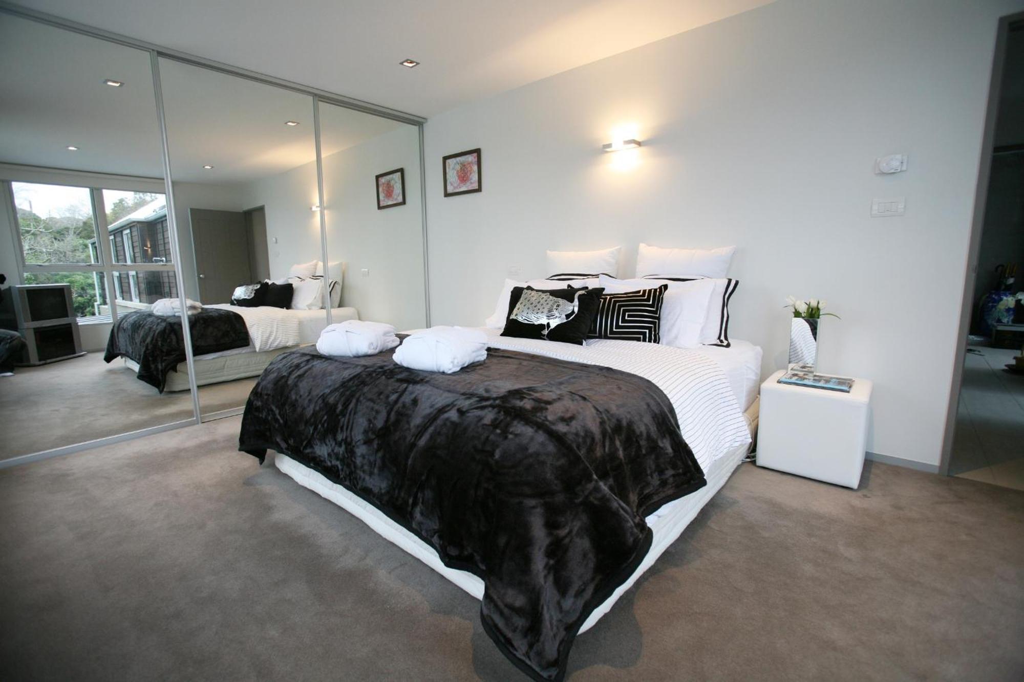 Villa Luxury Nestled In Nature Auckland